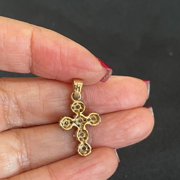 10K Gold Diamond Cross - Picture 4 of 6